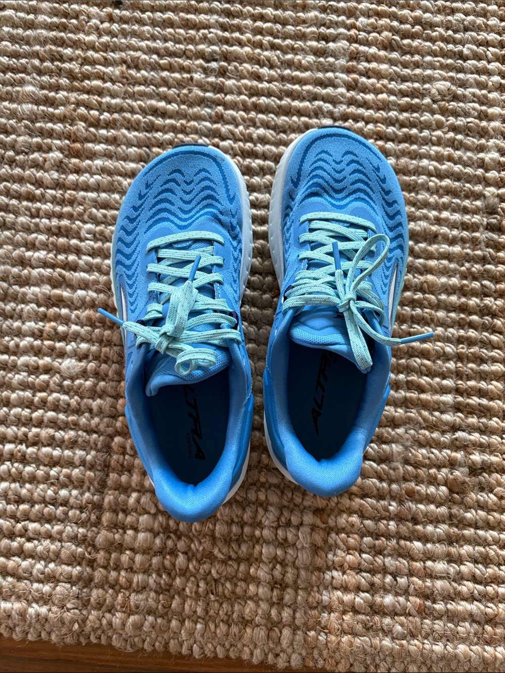 Altra Torin 7 NWT original box Blue Sneakers with Mint Laces